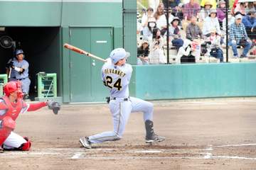 ついに出た！阪神・ディベイニー、来日第1号！痛烈打球が左翼フェンス越え ファーム公式戦53打席目でようやく出た一撃