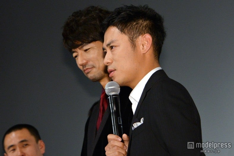 仲村トオル（左）と伊藤淳史（右）