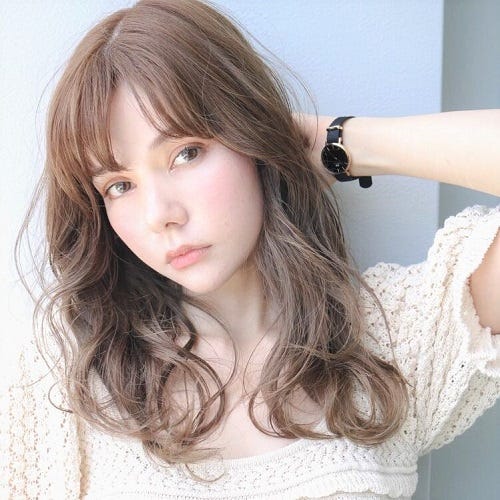 大人上品な ハイトーン ロングヘア 特集 垢抜けるおすすめのヘアカラーをご紹介 モデルプレス 大人上品な ハイトーン ロングヘア 特集 垢抜けるおすすめのヘアカラーをご紹介 モデルプレス