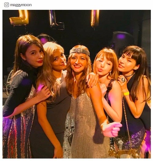 エリーローズ 誕生日パーティーが超豪華 結婚式並み 3回お色直し ローラ マギーらも集結 モデルプレス エリーローズ 誕生日パーティーが超豪華 結婚式並み 3回お色直し ローラ マギーらも集結 モデルプレス