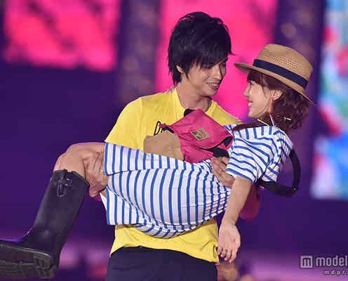 元AKB48川崎希&アレクサンダー夫妻、お姫様抱っこ&キス 3万4千人の前で生披露<GirlsAward 2015 S/S>