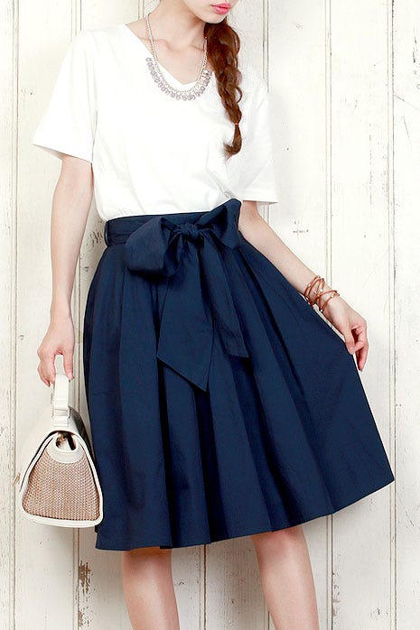 リボンタックスカート「salus」2,990円(税込)/画像提供:salus