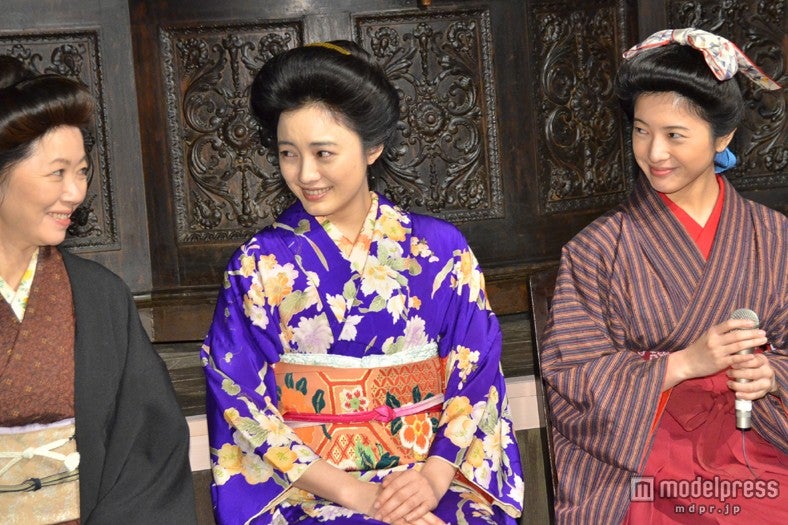 （左より）浅田美代子、仲間由紀恵、吉高由里子