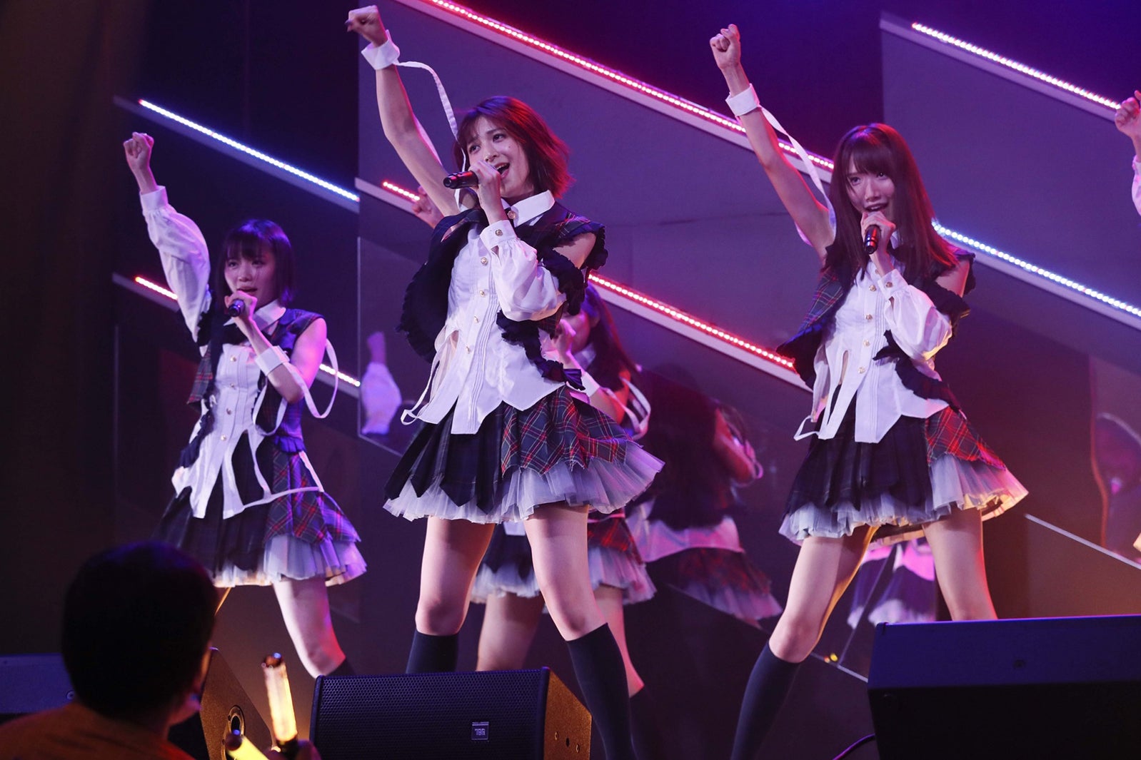 『夢の鐘』より駒田京伽、松田祐実、田中菜津美／「RESET」公演の様子（C）AKS