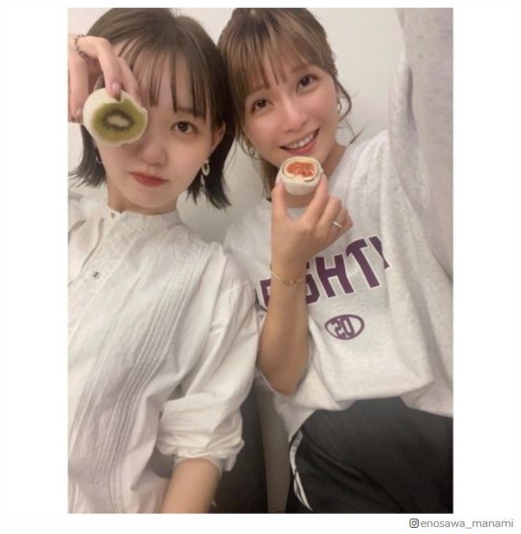 江野沢愛美、“親愛なる先輩”宇野実彩子との仲良しショット「10歳差とは思えない」「尊すぎる2人」と反響