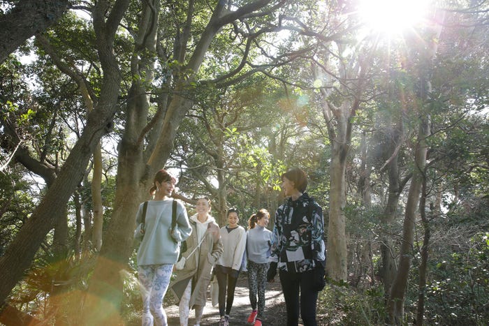 島袋聖南、里見茜、黒木なつみ、くみっきー、出岡美咲(提供写真)