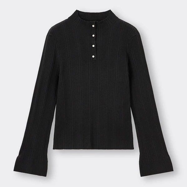 GU　黒ニット　コレ買い　注目アイテム　ランダムリブハイネックセーター