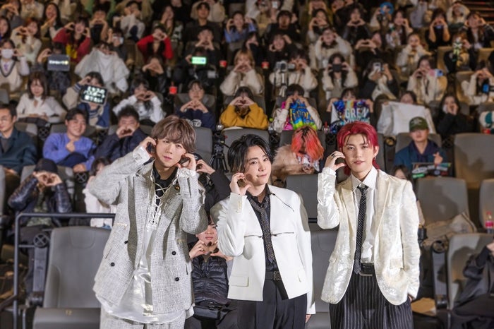 Mrs. GREEN APPLE、韓国で初の舞台挨拶 チケットは1分で完売「来年2月にライブでお邪魔します」【The White Lounge】