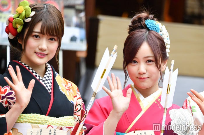 (左から)樋口日奈、星野みなみ(C)モデルプレス