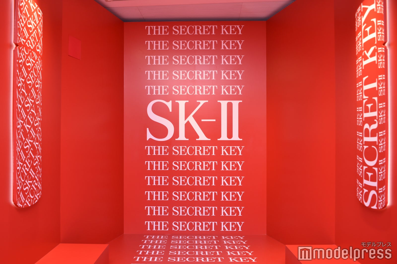 フォトルーム（C）モデルプレス