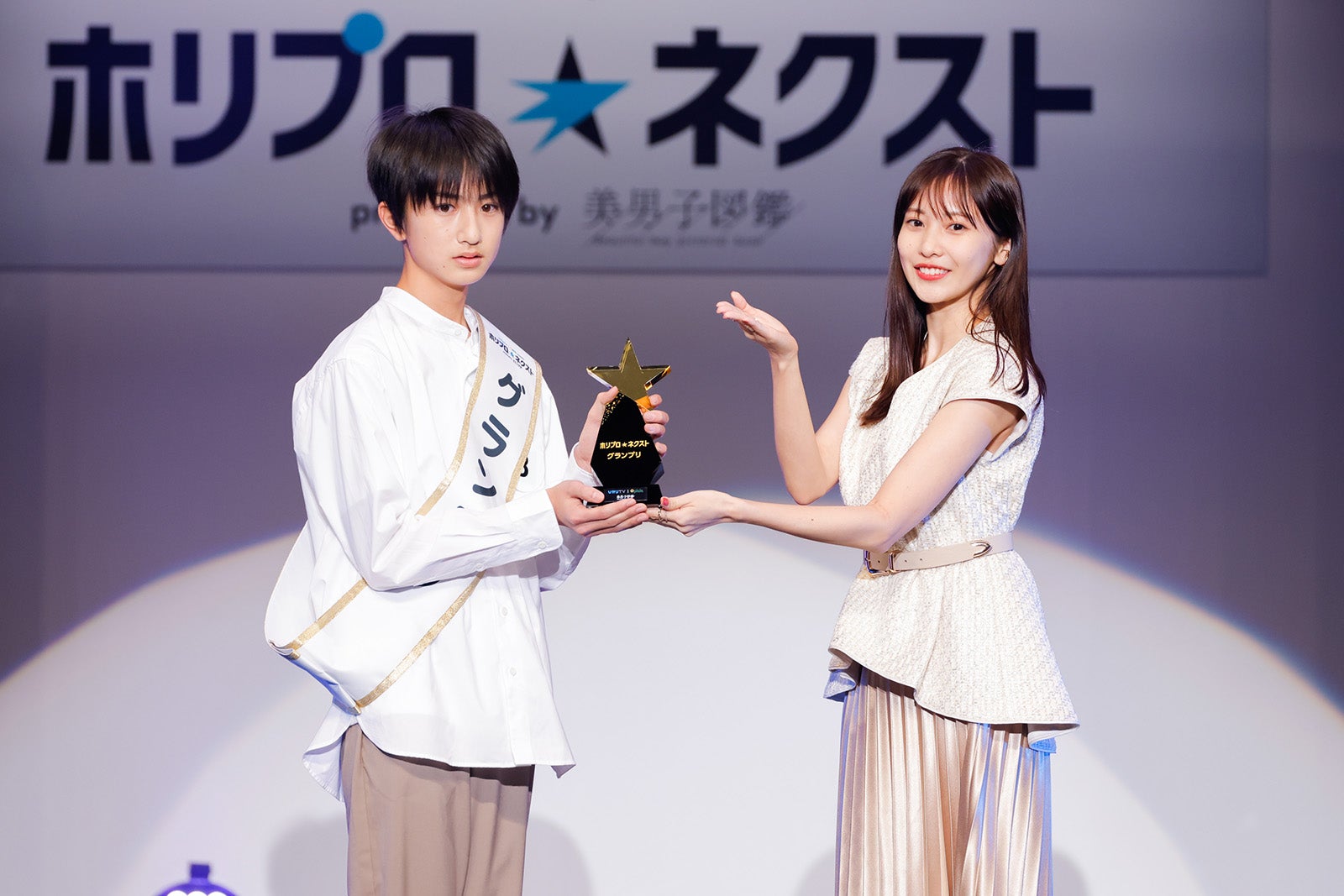石原颯也くん、佐野ひなこ／「NTTぷらら presents ホリプロ ネクスト produced by 美男子図鑑」 （提供写真）