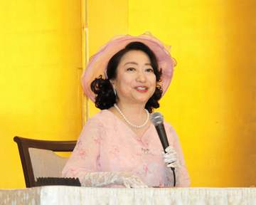 山村紅葉「65でこの格好自前なんですけど」自身に重なる！？舞台「三婆」で自由奔放お嬢様役