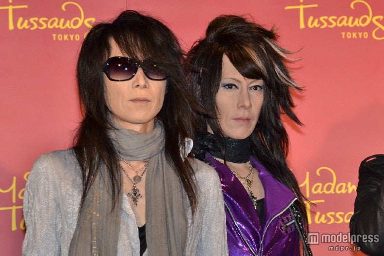 （左から）HEATH、HEATHの等身大フィギュア