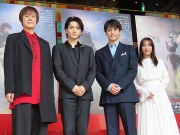 舞台「キングダム2」W主演 高野洸「1公演で水2リットル飲む」 三浦宏規「飛び散る汗を体感しにきて」