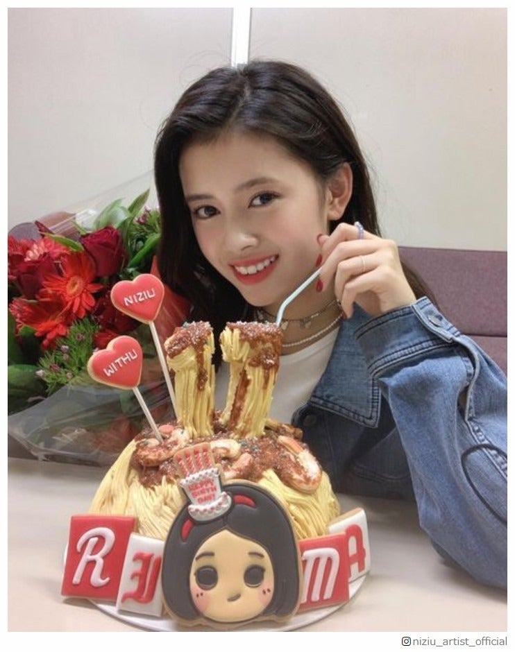 NiziUリマ、17歳バースデー祝福に感謝 メンバーとの秘蔵ショット公開