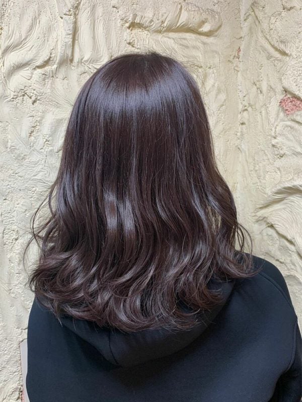 暗めのラベンダーアッシュがとってもおしゃれ 注目の透明感のあるヘアカラー モデルプレス