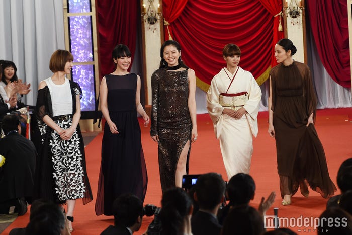 (左から)夏帆、黒木華、長澤まさみ、満島ひかり、吉田羊(C)モデルプレス