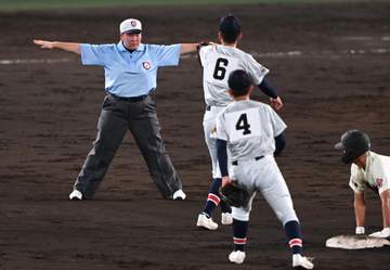 甲子園初導入のビデオ検証、2試合連続で実施 立正大淞南が要求も判定変わらず 第2試合での初実施も判定通り
