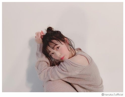 福原遥、“ショートでもできるお団子ヘア”に絶賛の声「可愛すぎる」「真似したい」