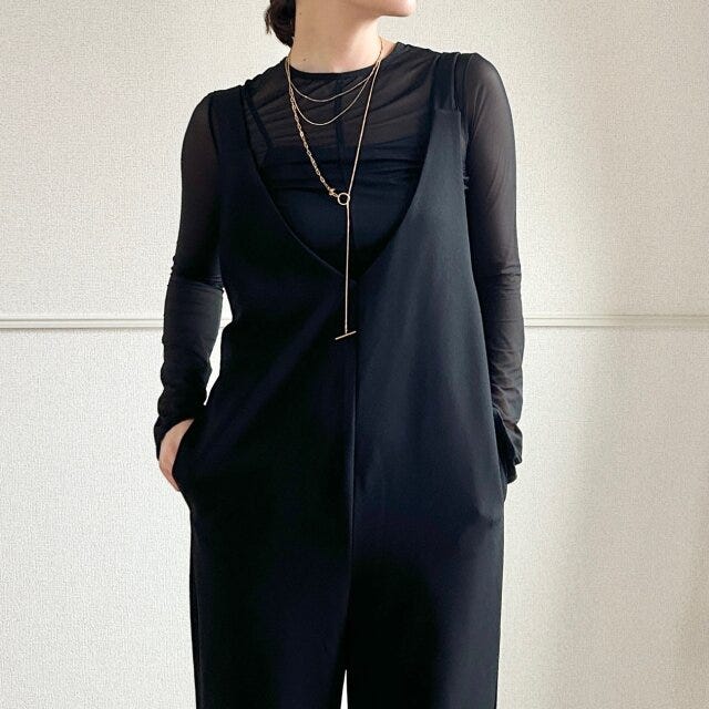 GU　カットソーサロペットパンツ　BLACK　Mサイズ　着用