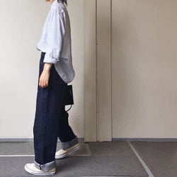 デ二ムの太めなロールアップであか抜ける。ゆるっとおしゃれなシンプルコーデ9選♪