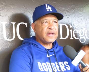 大谷翔平がMVPとサイ・ヤング賞のW受賞ある？ 米記者の気の早い質問にロバーツ監督は「十分チャンスある」