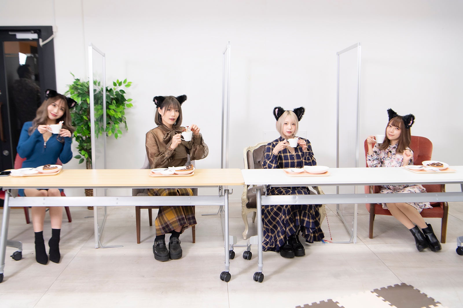 まえちー、篠原みなみ、篠崎こころ、宮本彩希 （C）テレビ大阪