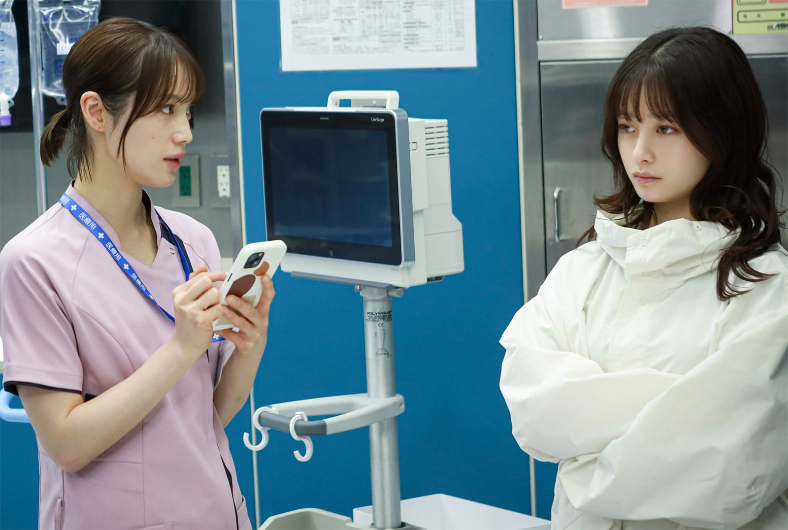 中村ゆりか、橋本環奈「天久鷹央の推理カルテ」第4話（C）テレビ朝日