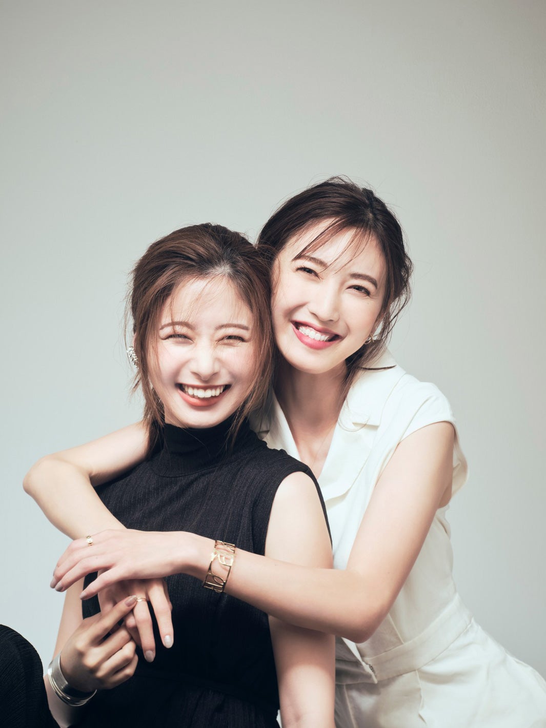 海老原優香アナウンサー、小澤陽子アナウンサー（C）フジテレビ