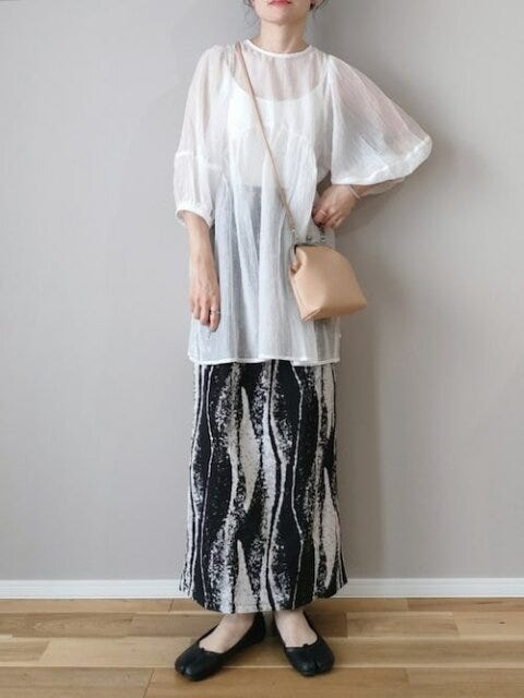 シアートップス　コーデ　夏