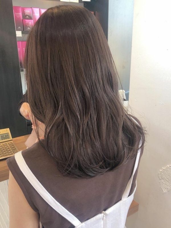 大人に似合う紫ヘアカラー特集 ブリーチあり なし別に叶えるトレンドスタイル モデルプレス