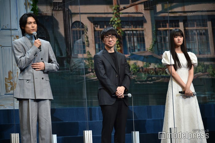 松村北斗、新海誠監督、原菜乃華(C)モデルプレス
