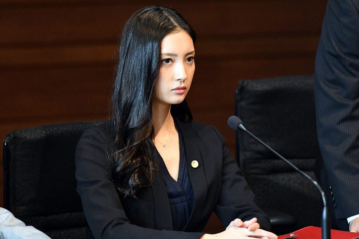 菜々緒「A LIFE~愛しき人~」第1話より(C)TBS