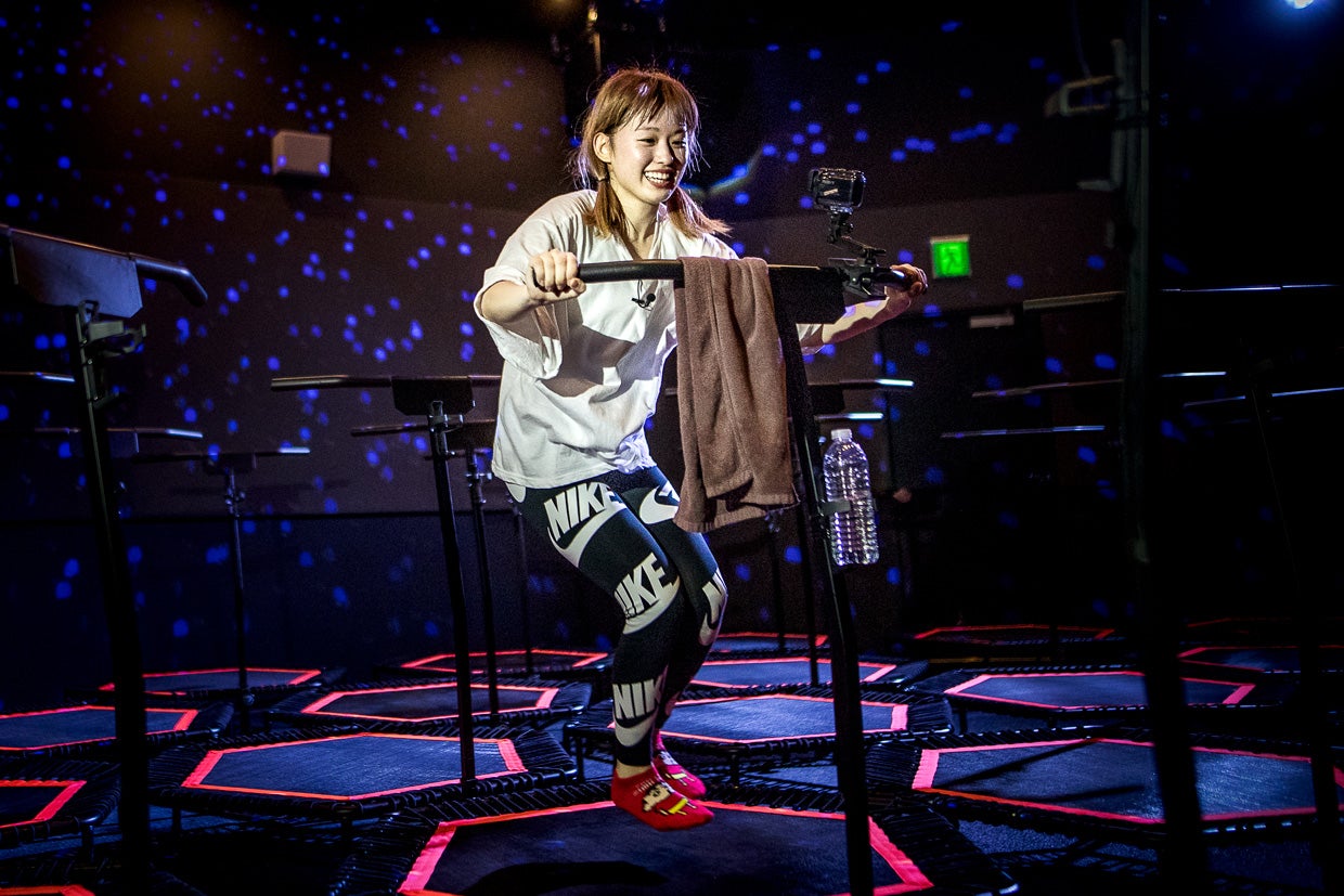 トランポリンを使ったエクササイズ（写真提供：MBS）