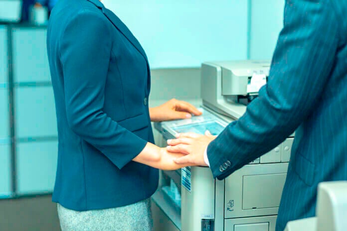 浮気しやすい男の5つの特徴とは？結婚前に見極めよう