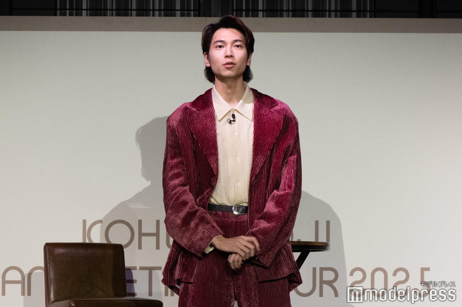 偉人と比べて「負けを認めることも大切です」と嘆く庄司浩平（C）モデルプレス