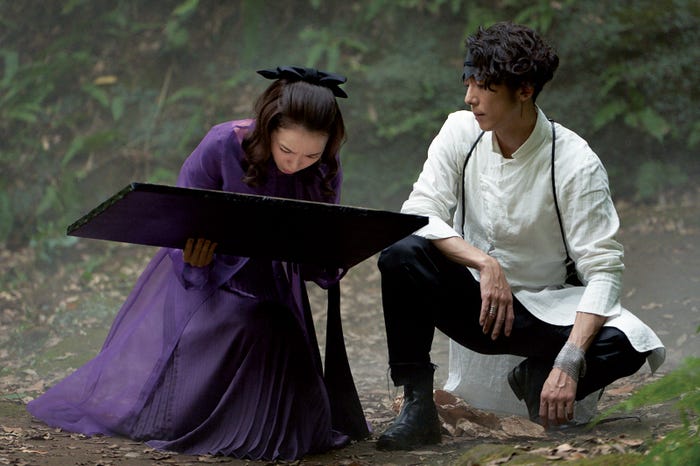 飯豊まりえ、高橋一生(C)2023「岸辺露伴 ルーヴルへ行く」製作委員会(C)LUCKY LAND COMMUNICATIONS/集英社