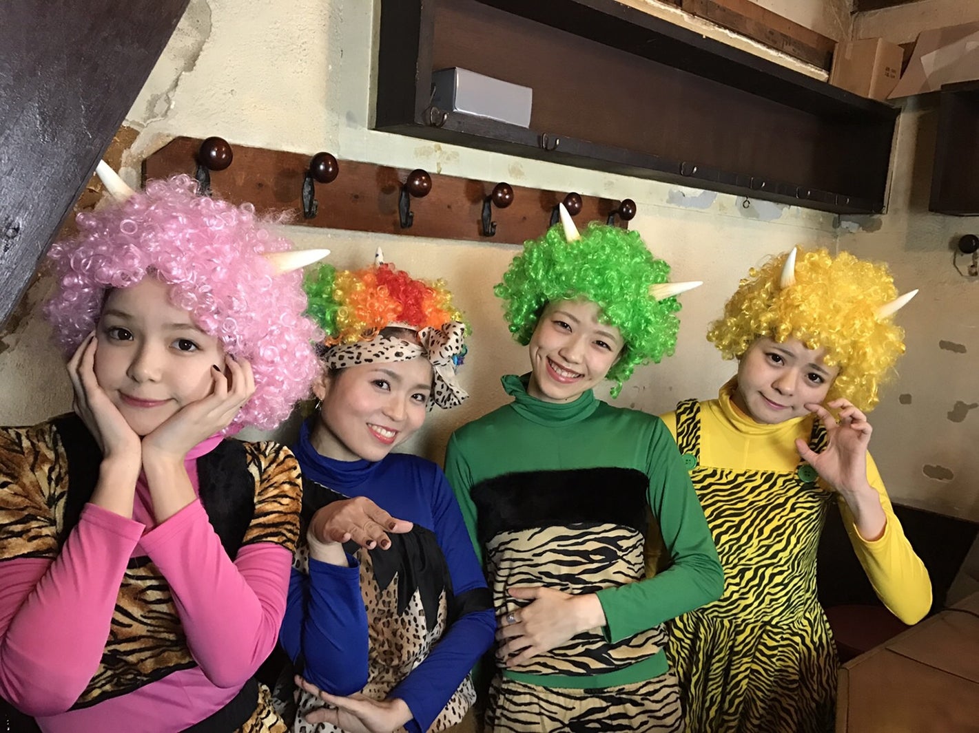 異色のオフィス系ガールズ・カプ式会社ハイパーモチベーション、オトコを落とすテクニックを伝授