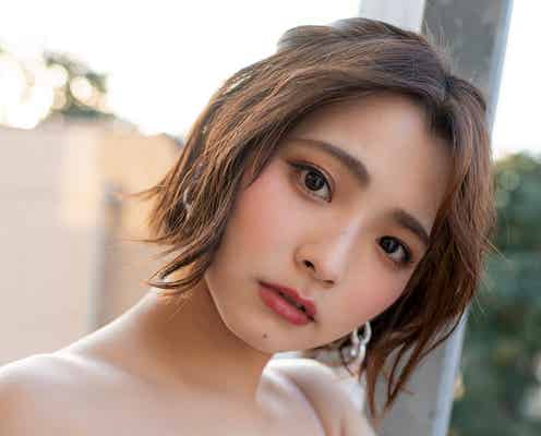 片岡沙耶、たわわ美バストで悩殺 「GIRLS graph.」誌面カット公開