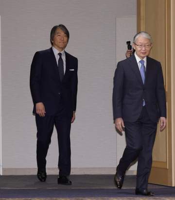 松井監督就任経緯、巨人オーナー明かす 公式戦後に就任要請、1週間後に受諾 「強いジャイアンツにしていくには松井監督にお願いするしかない」 松井新監督発表