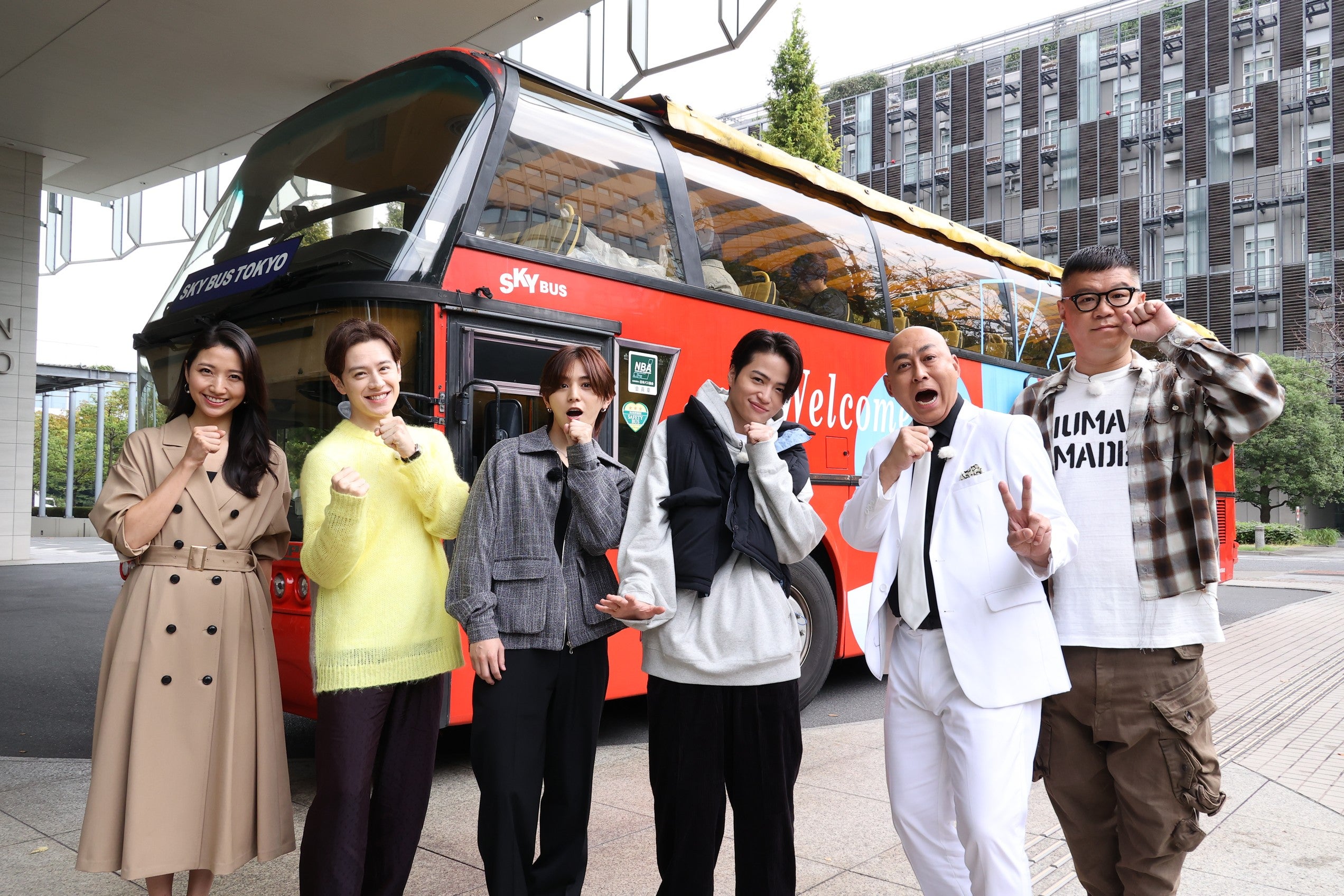 （左から）三田友梨佳、ウエンツ瑛士、山田涼介、菊池風磨、長谷川雅紀、長谷川忍（C）フジテレビ