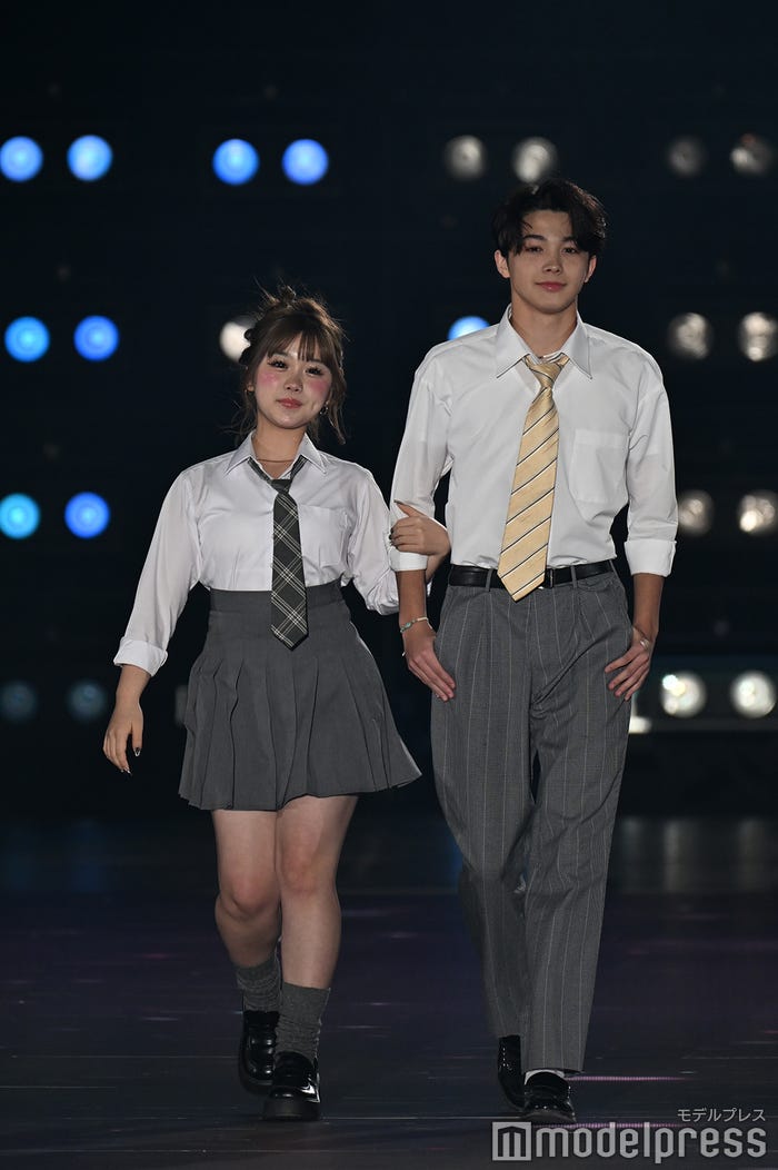 中島結音、ケイト・アレックス(C)モデルプレス