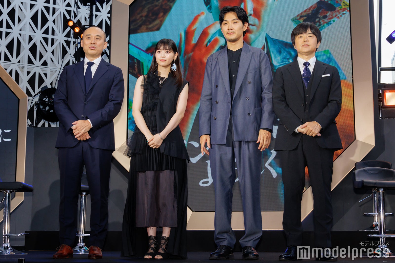 （左から）関和亮監督、西野七瀬、松田龍平、バカリズム（C）モデルプレス