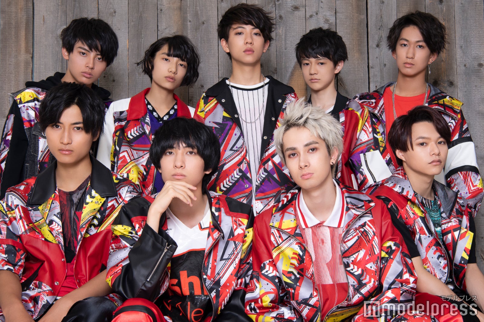 SUPER★DRAGON（前列左から）颯、毅、ジャン、玲於（後列左から）和哉、楽、洸希、壮吾、彪馬（C）モデルプレス