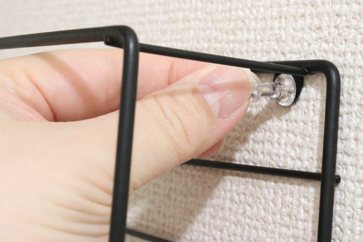 スチール壁掛けインテリア収納（木製棚、正方形）　取り付け