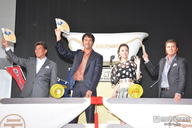 宍戸開、阿部寛、上戸彩、竹内力