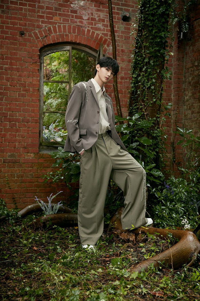 JO「ISOLATED」 (C)HYBE LABELS JAPAN