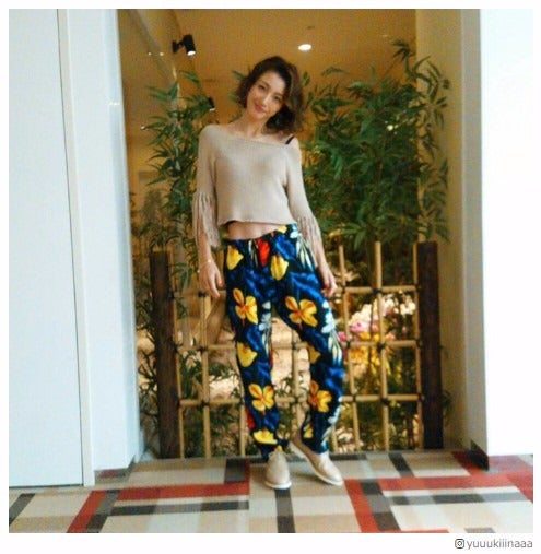 木下優樹菜、美腹筋チラ見せに驚きの声「2人生んだお腹とは思えない！」