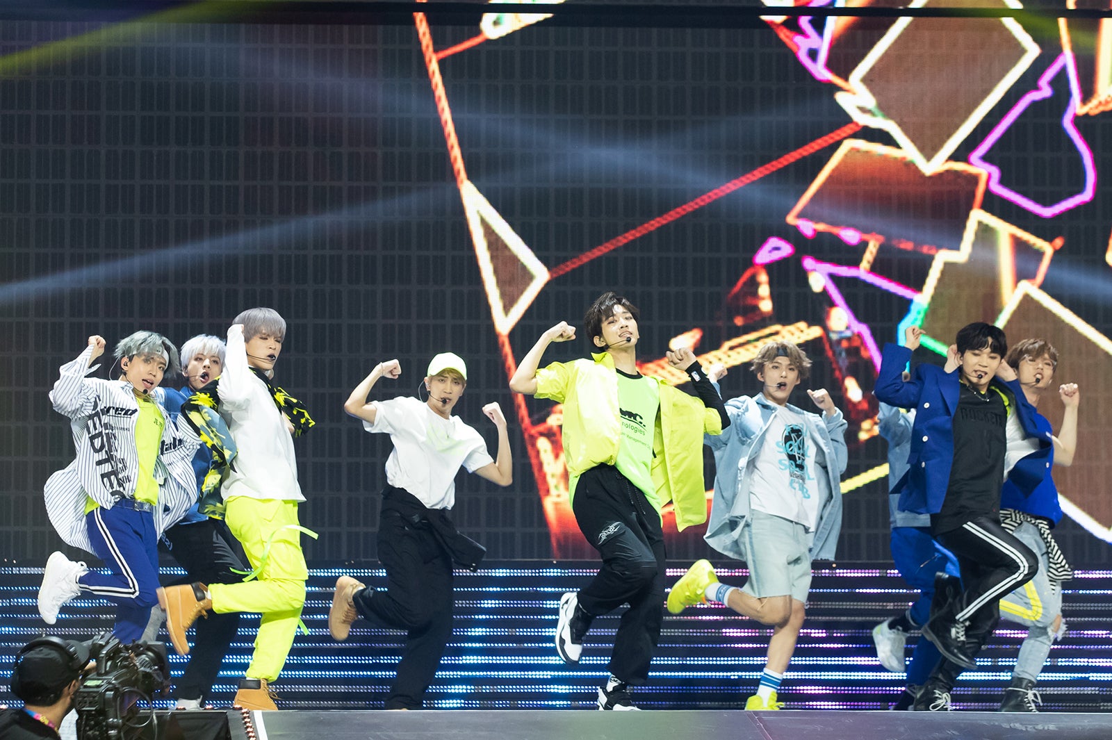 D-CRUNCH （C） CJ ENM Co., Ltd, All Rights Reserved