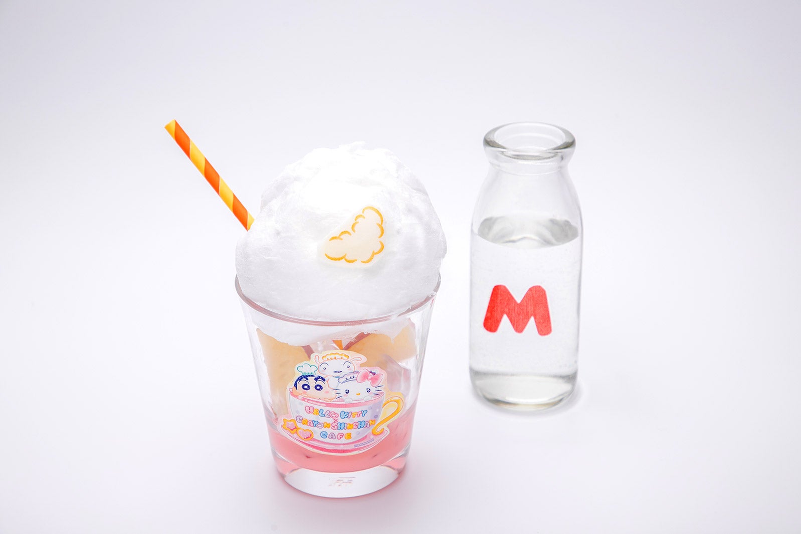 「シロ、綿あめ！」ハローキティピンクサイダー790円（税抜）（C）U／F・S・A・A（C）1976, 2019 SANRIO CO., LTD.APPROVAL NO. G594645